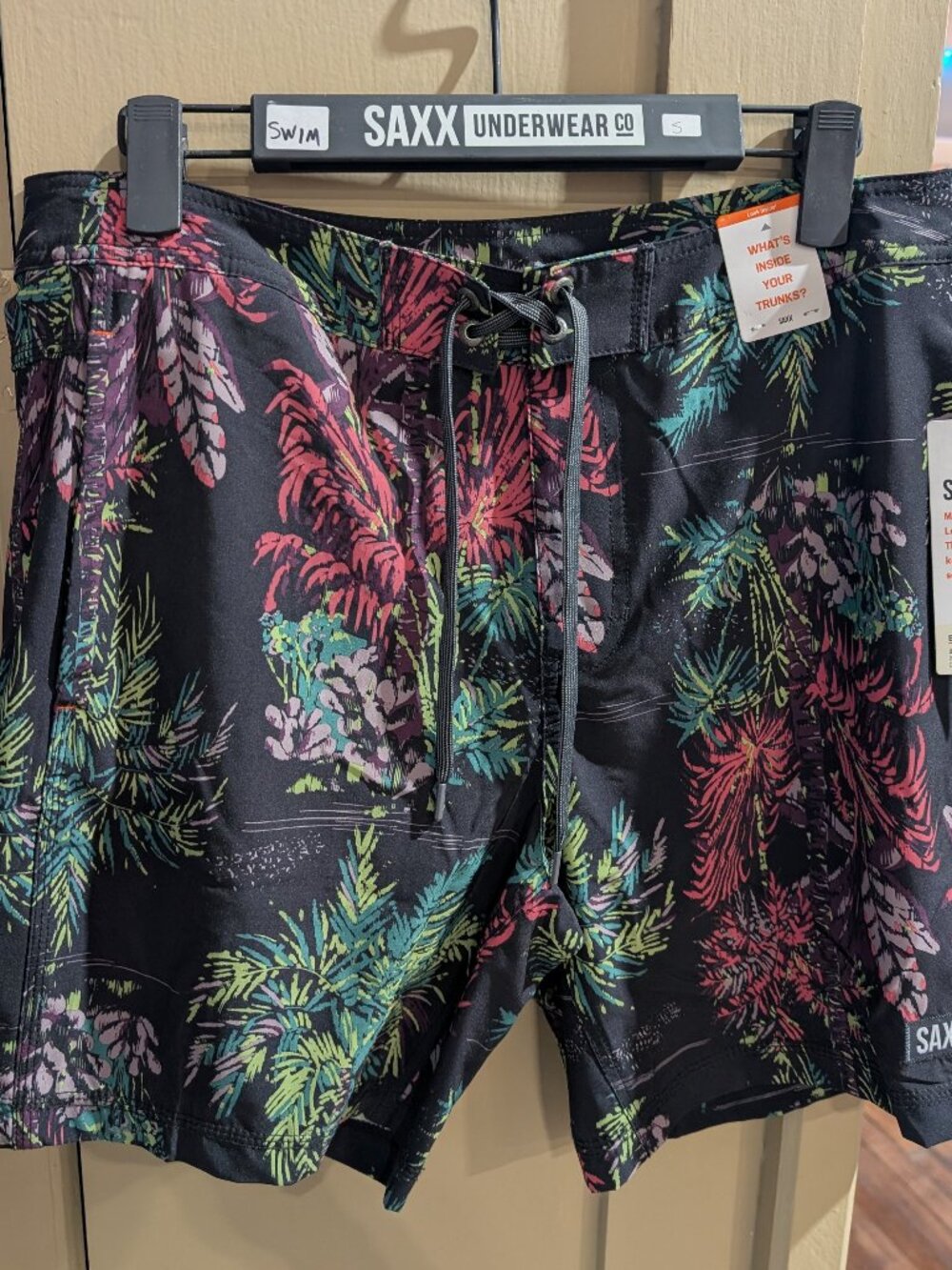 Close out sales.  Saxx Betawave 2n1 Boardie.  17". Last Pair  Small